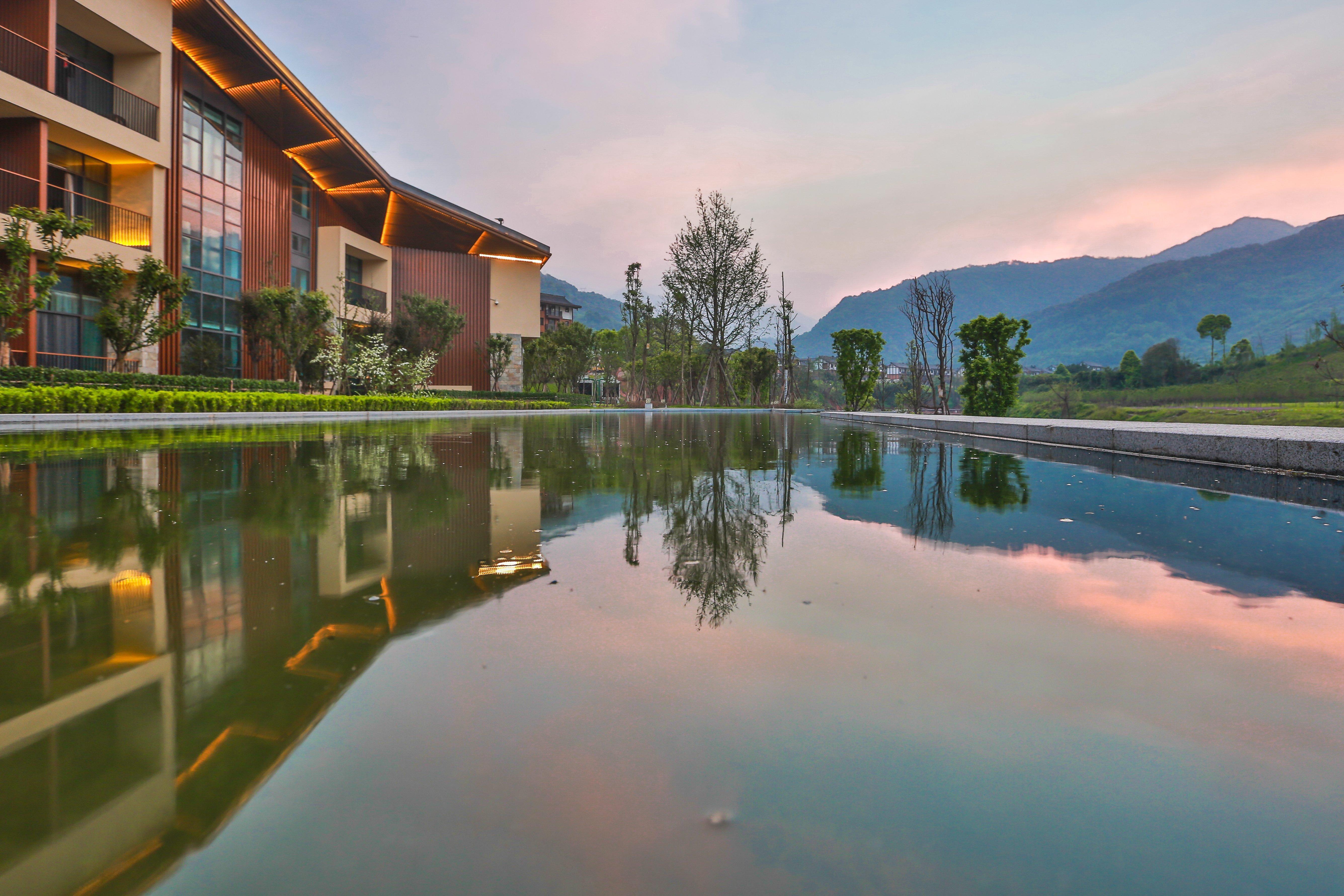 Holiday Inn Express Emei Mountain By Ihg Emeishan Zewnętrze zdjęcie