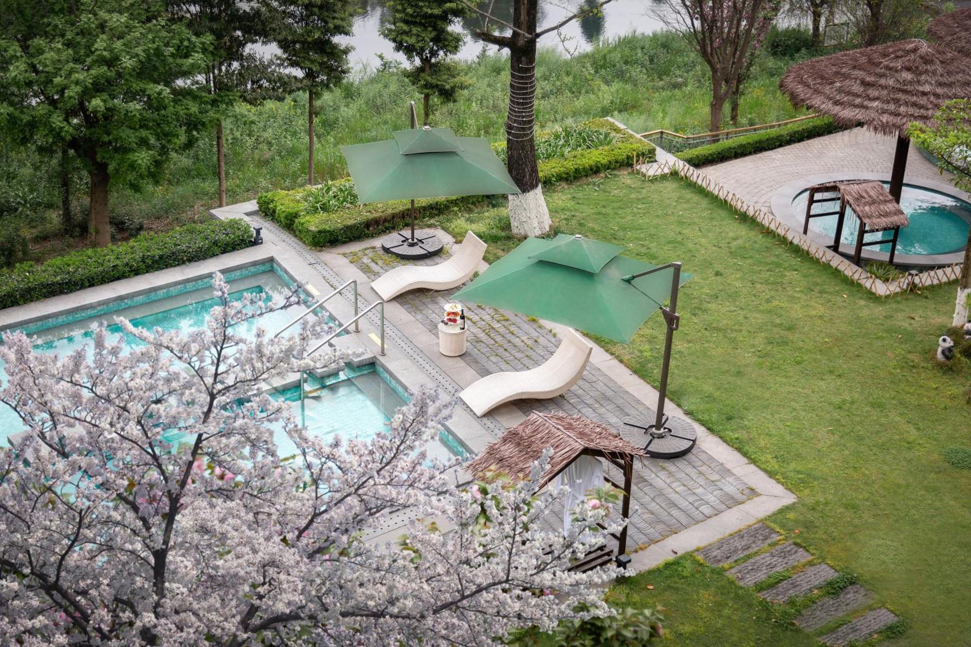 Holiday Inn Express Emei Mountain By Ihg Emeishan Zewnętrze zdjęcie