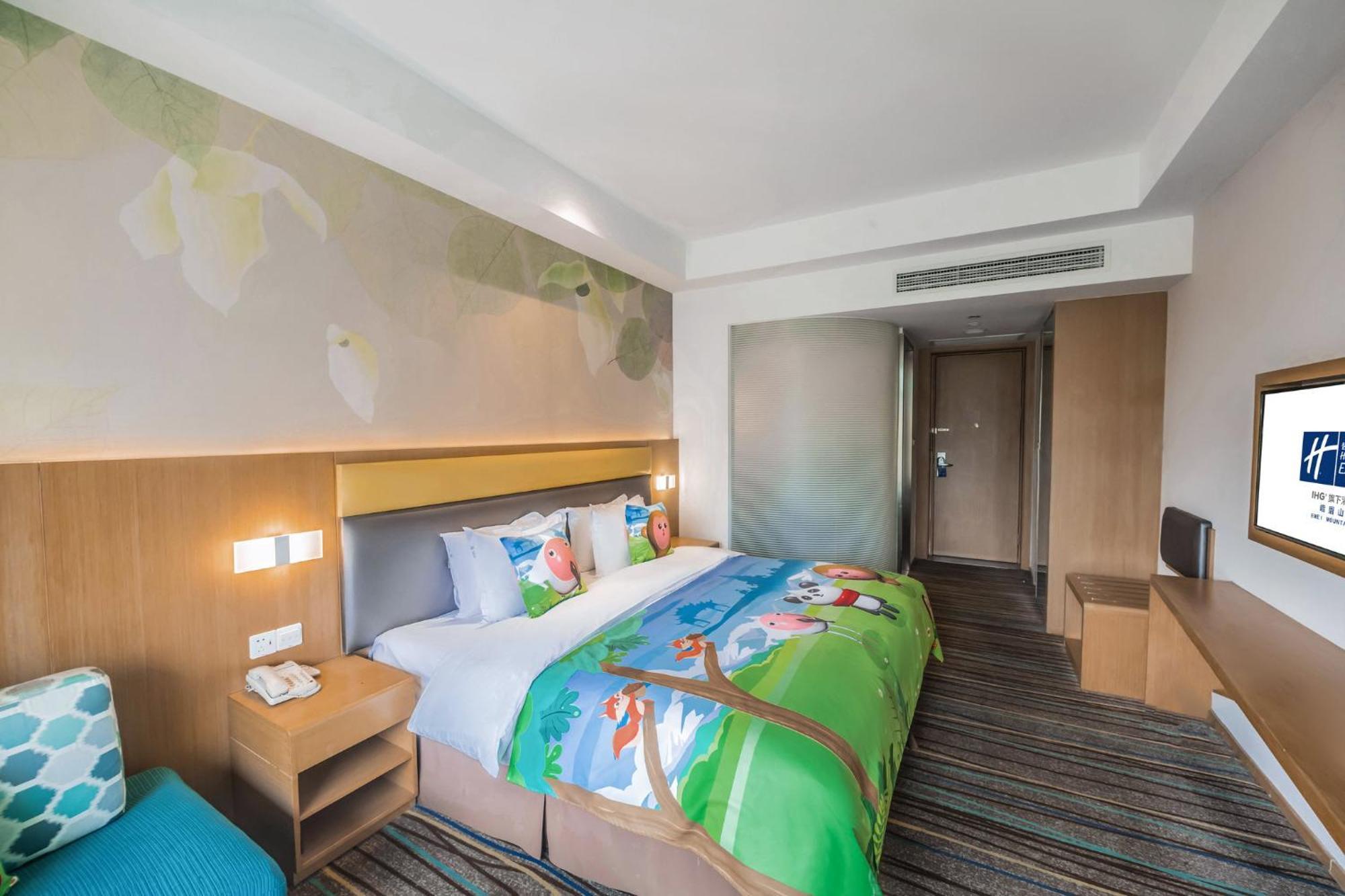Holiday Inn Express Emei Mountain By Ihg Emeishan Zewnętrze zdjęcie