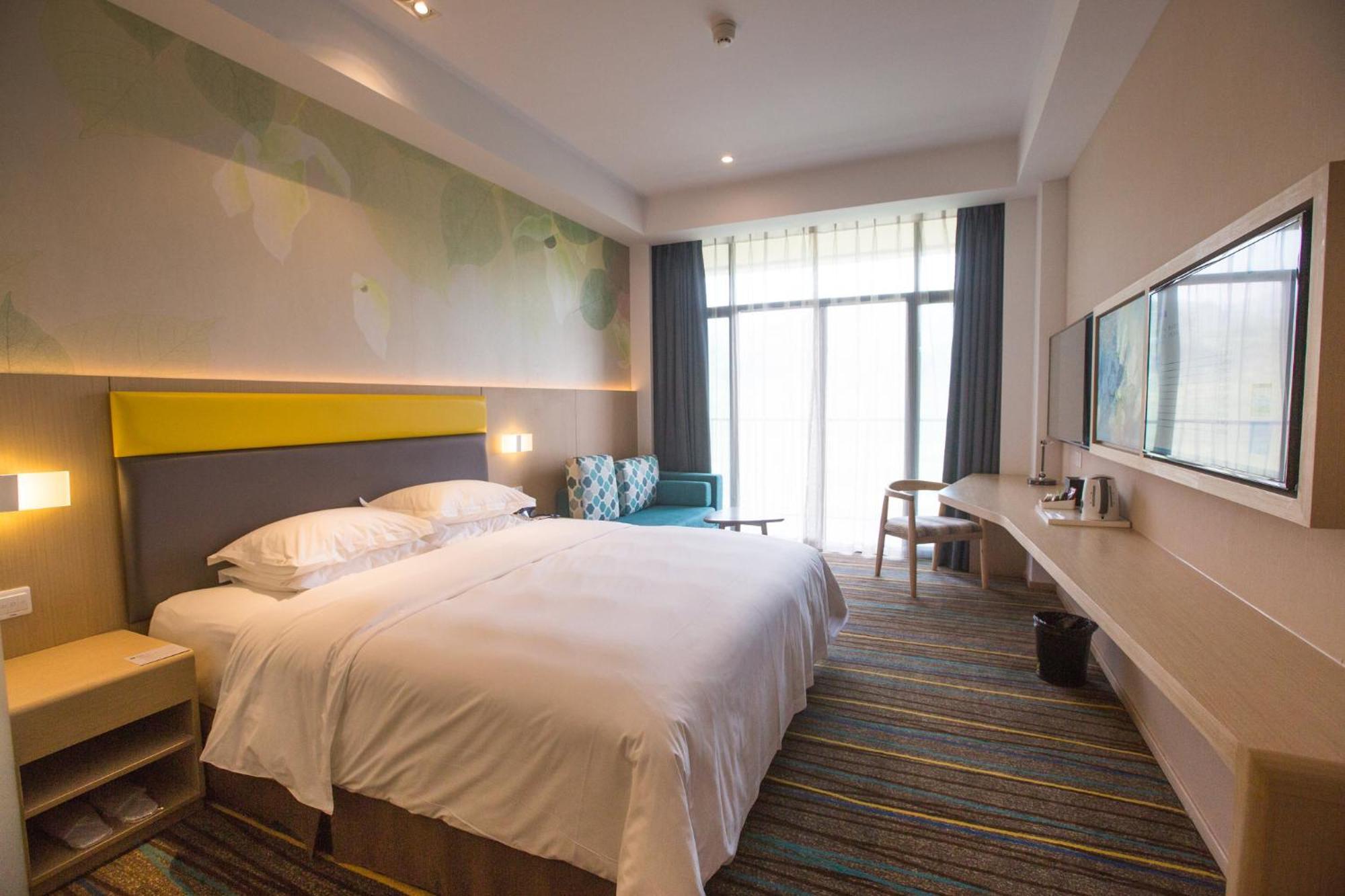 Holiday Inn Express Emei Mountain By Ihg Emeishan Zewnętrze zdjęcie