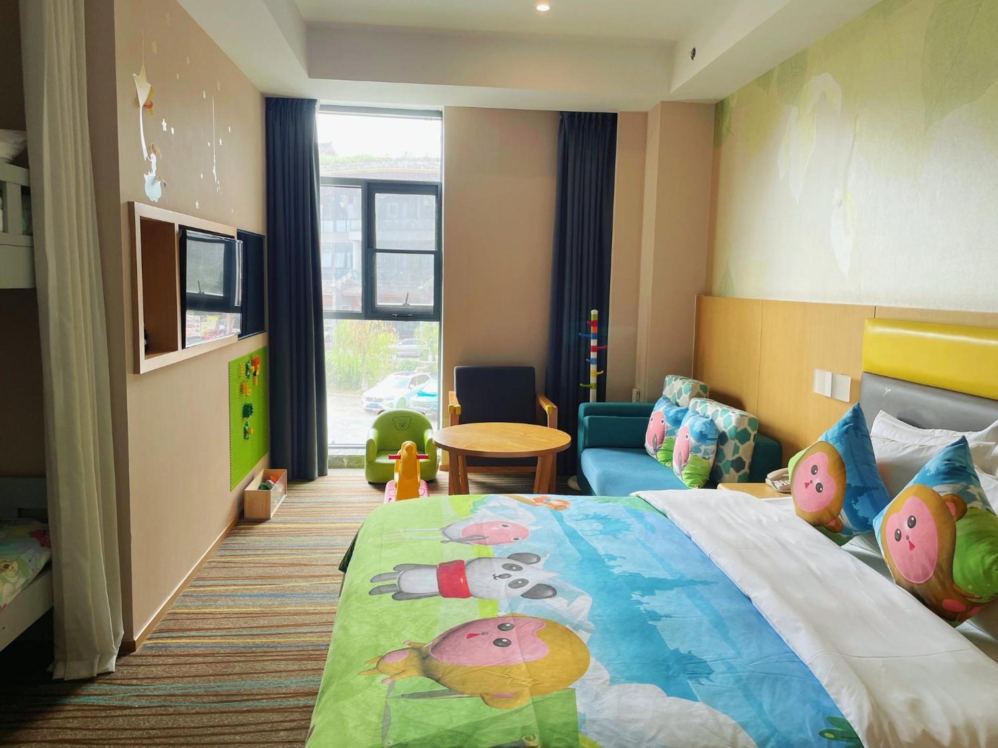 Holiday Inn Express Emei Mountain By Ihg Emeishan Zewnętrze zdjęcie